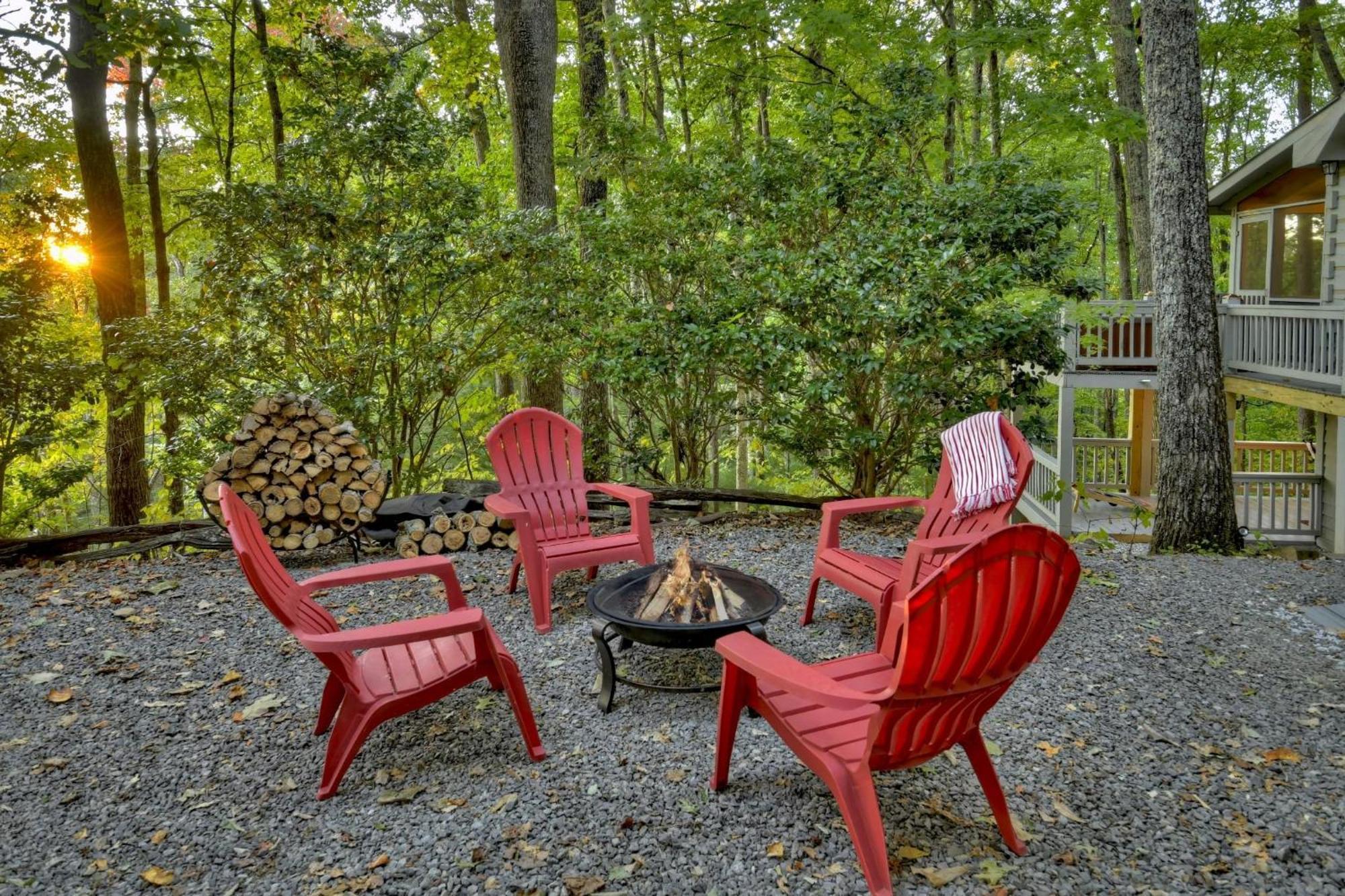 Hygge Haus Rustic Charm Cozy Beds And A Serene Location Ellijay Exterior foto