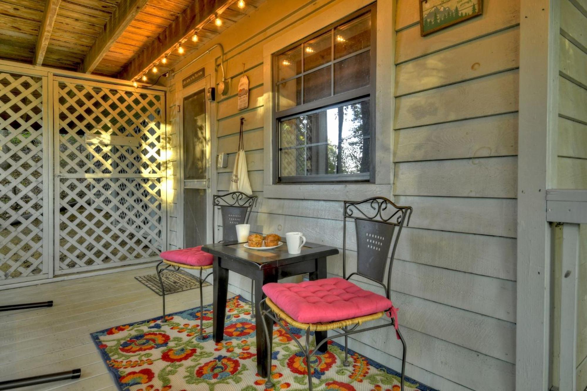 Hygge Haus Rustic Charm Cozy Beds And A Serene Location Ellijay Exterior foto